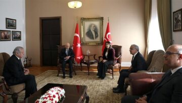 DEM Parti heyetinden Bahçeli’ye ziyaret