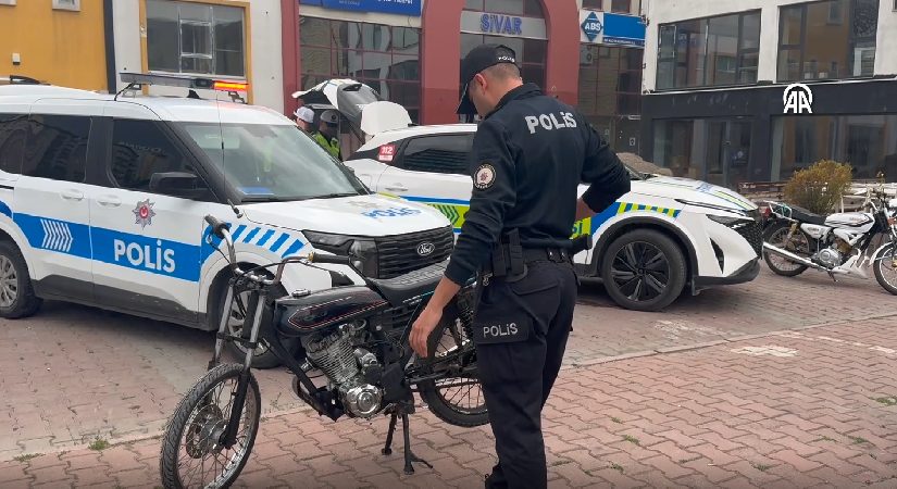 Ehliyetsiz, plakasız, 16 yaşındaki motosiklet şoförüne 351 bin lira ceza