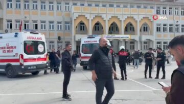 Esenyurt’taki bir lisede bıçaklı hengame