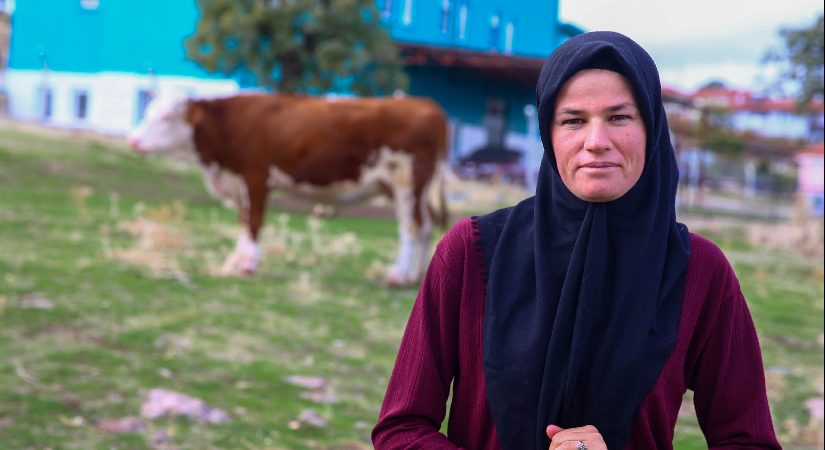 Fabrikada emekçi olarak çalışırken başladı, şimdi “hanımağa” diyorlar