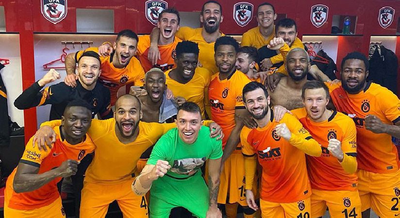 Galatasaray’ın eski yıldızı Bursa’ya! Görüşmeler başladı