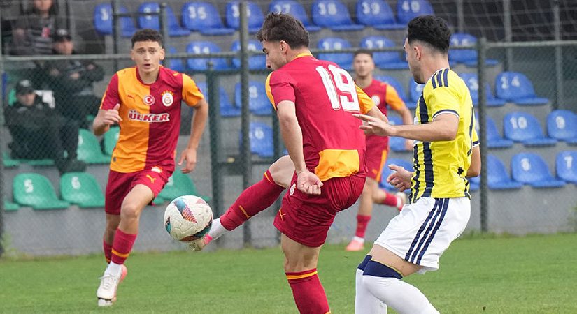 Günün birinci derbisinde Galatasaray, Fenerbahçe’yi mağlup etti!