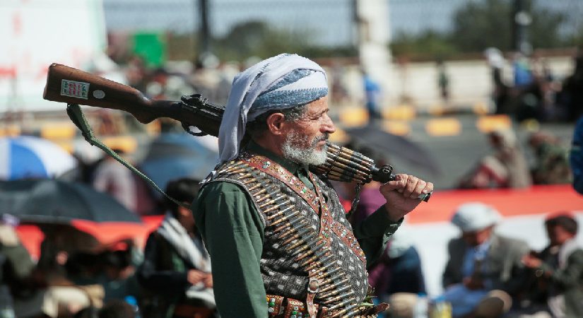 Husiler başşehir Aden’i gaye aldı: Başkanlık Sarayı’nı balistikle vurdular