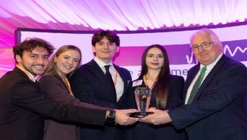 İngiltere’de 4 Türk öğrencinin yapay zeka takviyeli akıllı saat projesine ödül