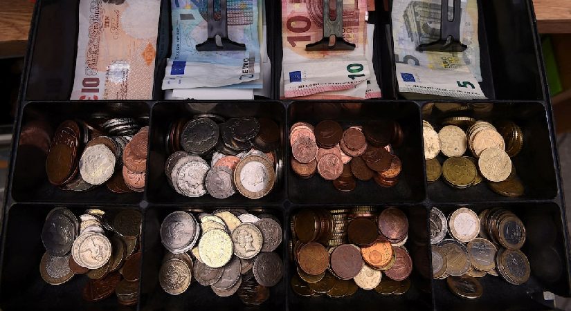 İngiltere’de kamu borcu birinci defa 3 trilyon sterlin sonunu geçti