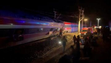 İspanya’da iki yüksek süratli tren çarpıştı. Madrid-Endülüs sınırı kapandı