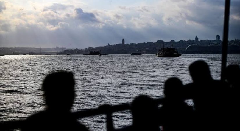 İstanbul’un gündüzü sıcak gecesi soğuk. AKOM paylaştı, 8 derece birden düşüyor