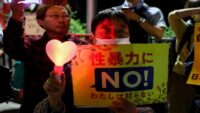 Japon hükümetinden ülkedeki ABD askerlerine alkol ve sokağa çıkma yasağı