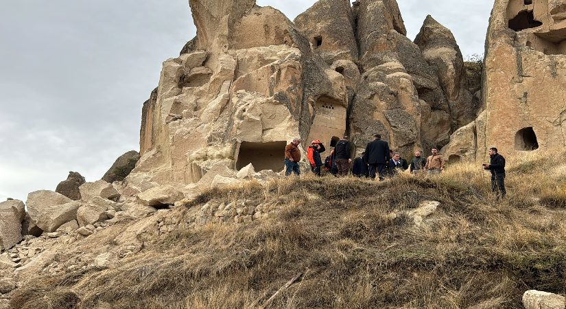 Kapadokya’da peribacası çöktü. Üç kişi hayatını kaybetti