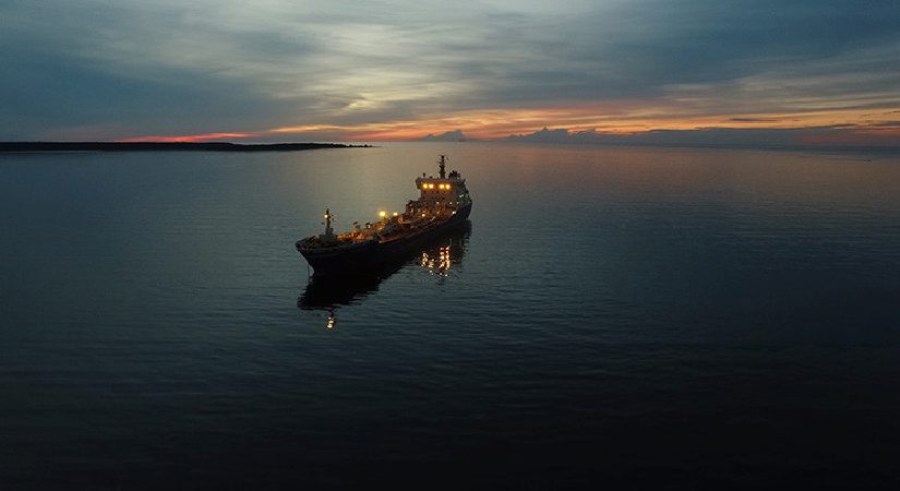 Karadeniz’de İHA saldırısı: İki gemi vuruldu