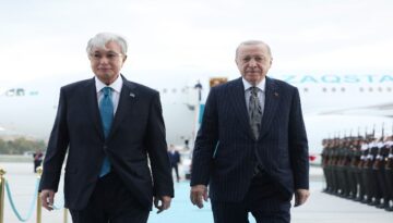 Kazakistan Cumhurbaşkanı Tokayev Ankara’da. Cumhurbaşkanı Erdoğan merasimle karşıladı