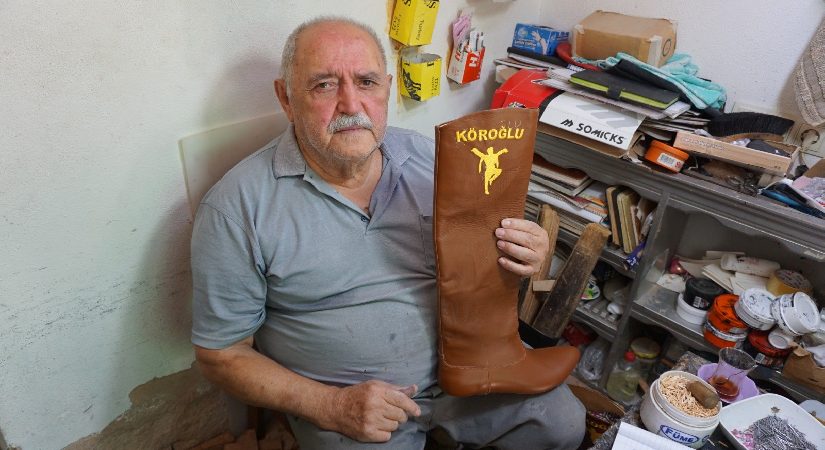 Körüklü efe çizmesi tarih olmak üzere. 65 yıllık son usta çırak bulamıyor