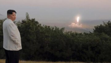 Kuzey Kore lideri Kim’den ‘hipersonik’ gövde gösterisi
