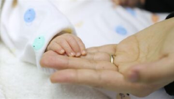 Milyonlarca doğum incelendi. Aşırı sıcaklar erken doğum riskini artırıyor
