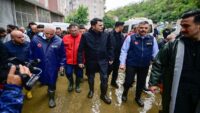 Murat Kurum’dan Özgür Özel’e sel reaksiyonu: “Yalan söyleyerek siyaset yapıyorlar”
