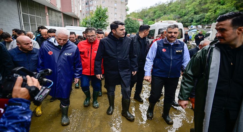 Murat Kurum’dan Özgür Özel’e sel reaksiyonu: “Yalan söyleyerek siyaset yapıyorlar”