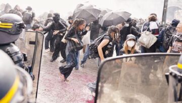 Öfke okullardan sokaklara taştı! Fransa’da gençlik patladı
