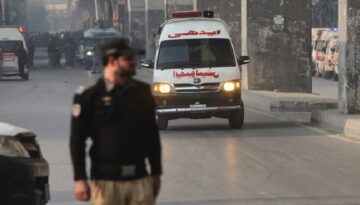 Pakistan’da yolcu otobüsü şarampole yuvarlandı: 5 kişi hayatını kaybetti