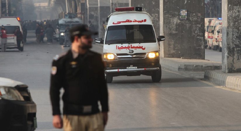 Pakistan’da yolcu otobüsü şarampole yuvarlandı: 5 kişi hayatını kaybetti