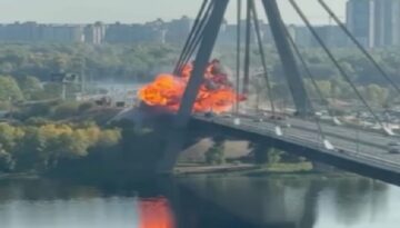 Rusya Kiev’de köprüleri vurmaya devam ediyor