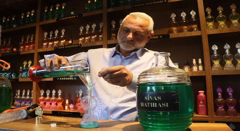 Sivas’ın kokusunu şişeye doldurdu. Kıssasını duyan kaleye gidiyor