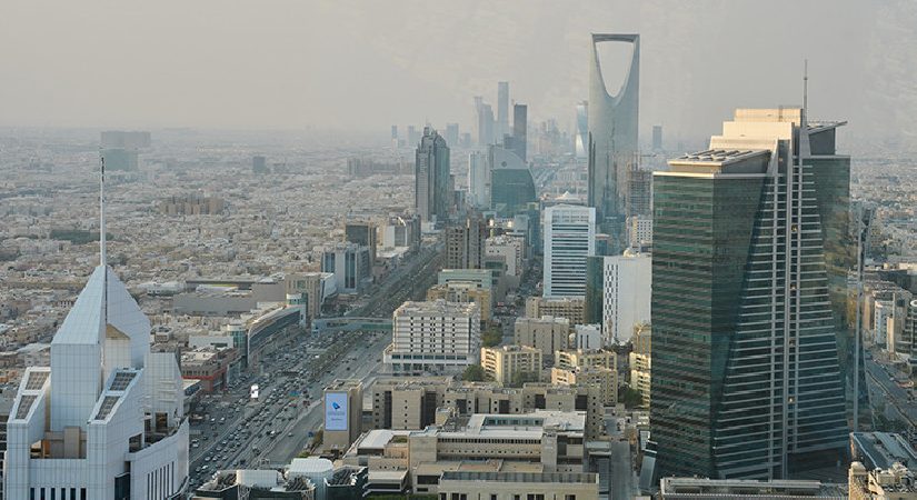 Suudi Arabistan’da alarm! 4 farklı patlama duyuldu
