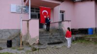 Tek öğrencili okulda merasim.. ‘Cumhuriyet budur’
