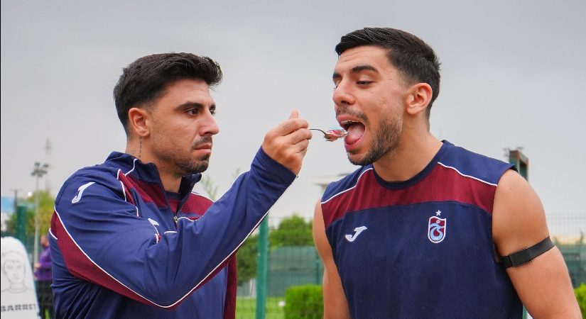 Trabzonspor’da evvel egzersiz sonra doğum günü kutlaması vardı