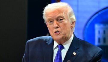 Trump idaresinin, göçmenleri ABD’den gemilerle hudut dışı etmeyi değerlendirdiği öne sürüldü