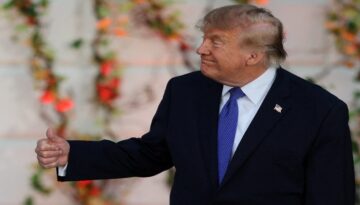 Trump İran savaşının yakında biteceğini söyledi, nükleer koşulu koştu