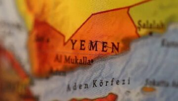 Yemen açıklarındaki tankerin etrafında patlama sesleri