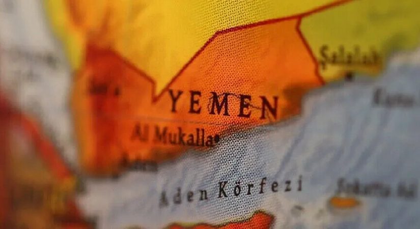 Yemen açıklarındaki tankerin etrafında patlama sesleri