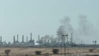 Yemen’de savaş şiddetlendi. Engellenen füze modülleri Riyad’da 4 kişiyi yaraladı